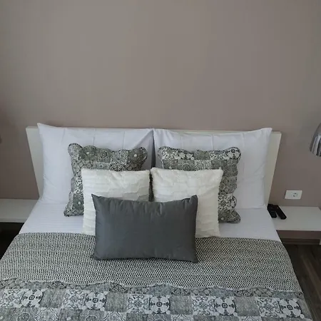 Apartment Maja *
